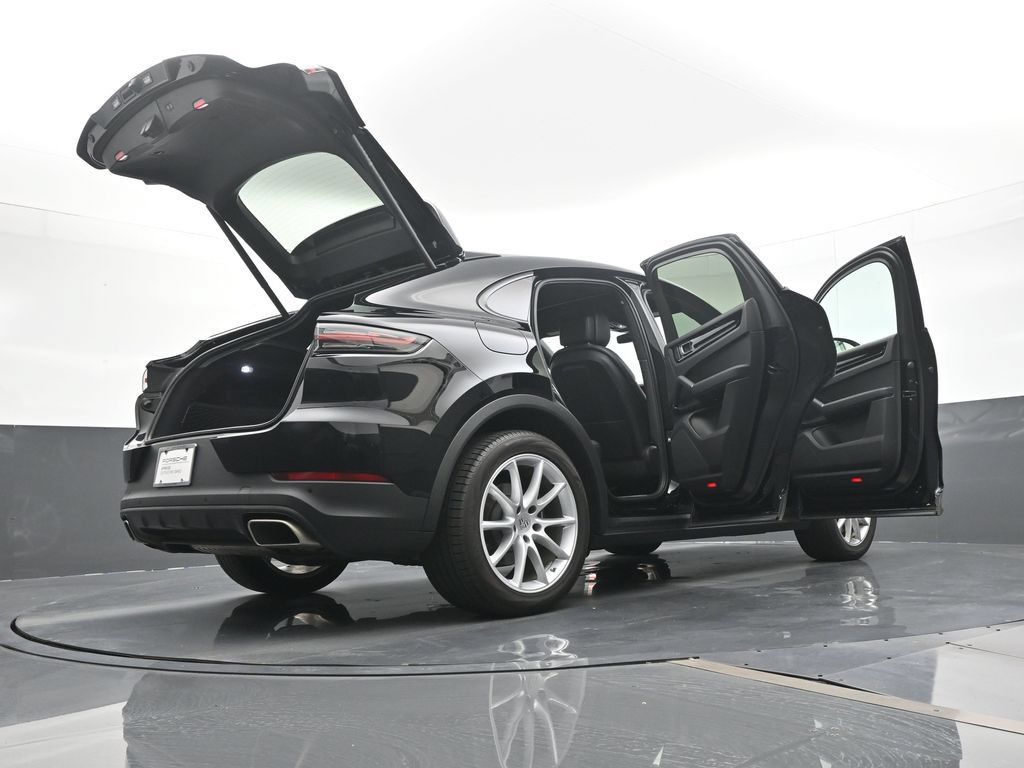 Certified 2023 Porsche Cayenne Coupe w/ Premium Package AWD/4WD image 27