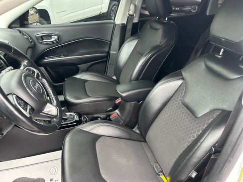 Used 2021 Jeep Compass Latitude image 12