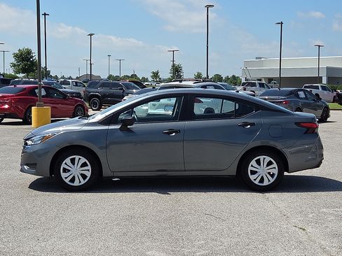 Used 2025 Nissan Versa S w/ Trunk Package FWD image 3