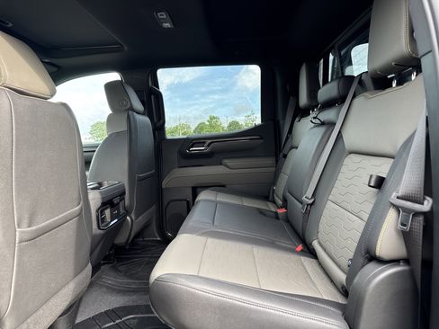 Used 2023 Chevrolet Silverado 1500 ZR2 w/ Technology Package AWD/4WD image 31