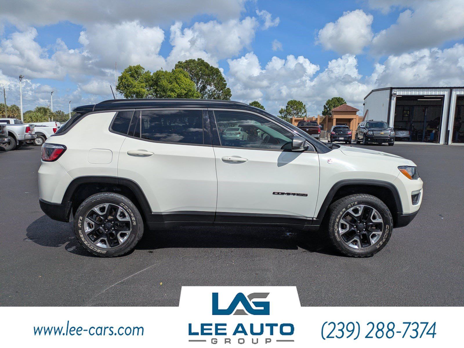 Used 2017 Jeep Compass Trailhawk w/ Leather Interior Group AWD/4WD image 2