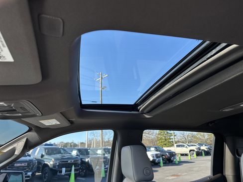 Certified 2021 Chevrolet Silverado 1500 LTZ image 31