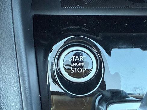 New 2025 Nissan Versa SR w/ Trunk Package image 27