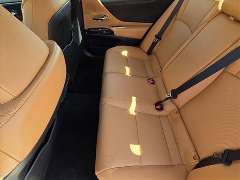 Used 2025 Lexus ES 350 image 17