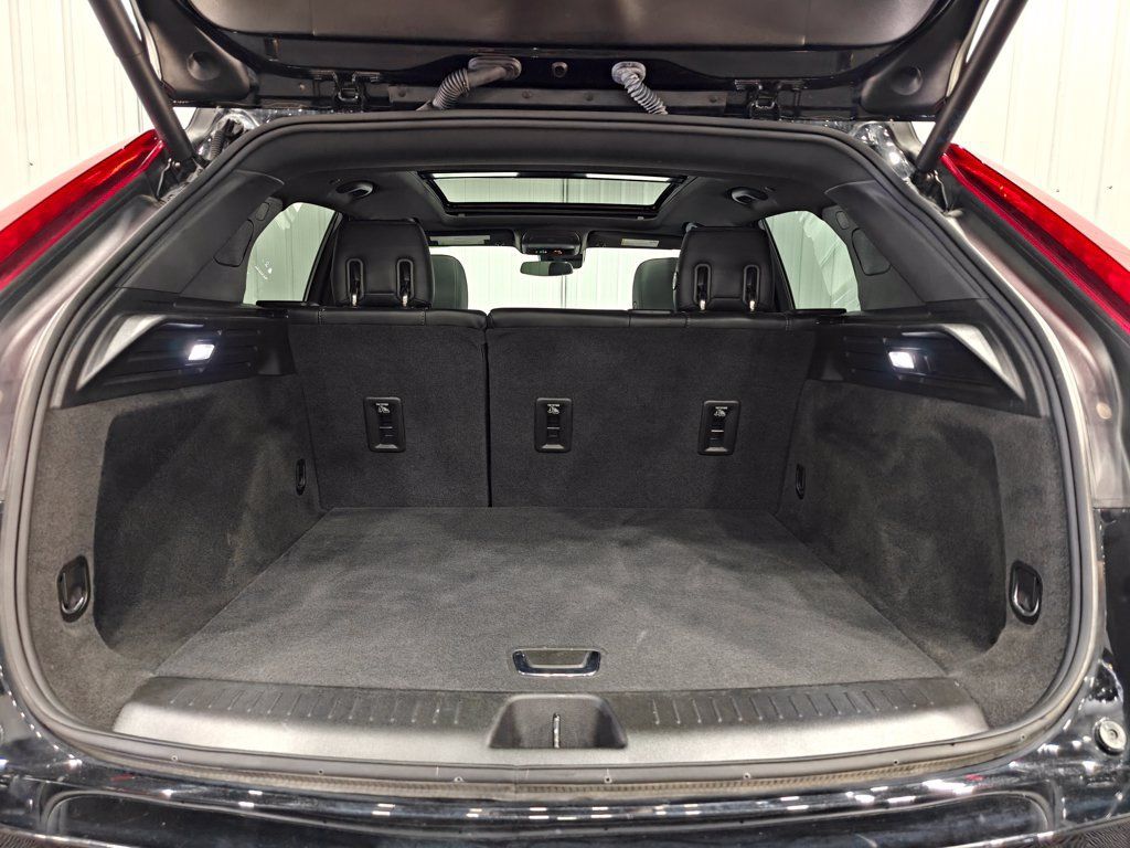 Used 2023 Cadillac XT4 Luxury AWD/4WD image 30