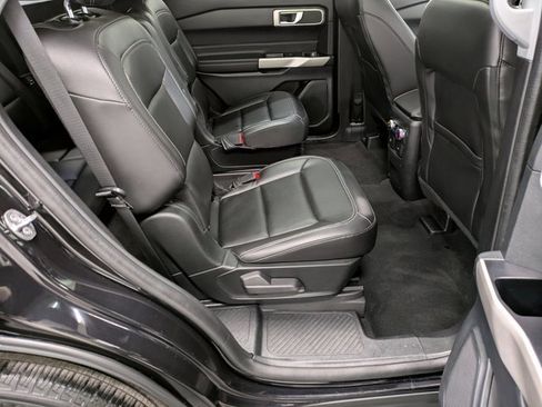 Certified 2022 Ford Explorer XLT w/ Equipment Group 202A image 25