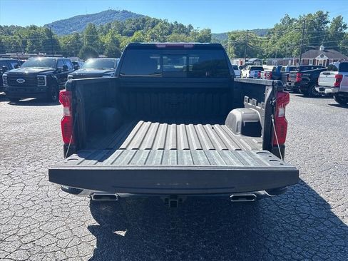 Used 2024 Chevrolet Silverado 1500 LT AWD/4WD image 7