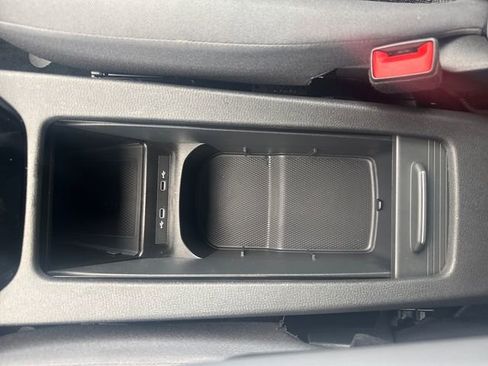 Used 2022 Volkswagen ID.4 Pro image 33