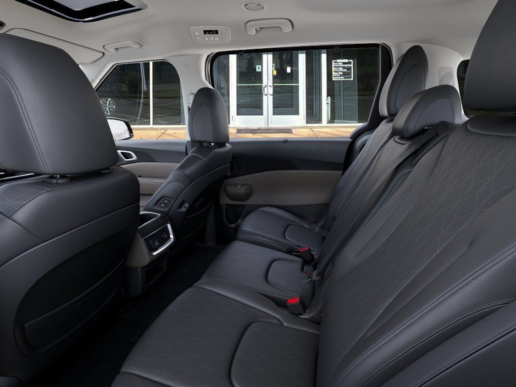 New 2026 Kia Carnival SX FWD image 18
