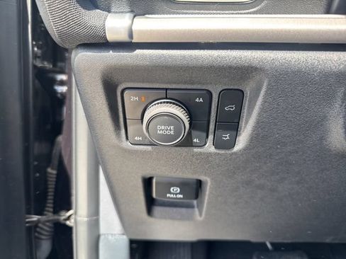 Used 2025 Ford Expedition Active AWD/4WD image 14