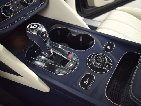 New 2025 Bentley Bentayga AWD/4WD image 36