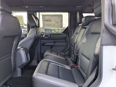 New 2025 Ford Bronco Outer Banks w/ Sasquatch Package image 16