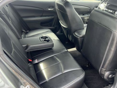 Used 2011 Chrysler 200 Limited FWD image 11