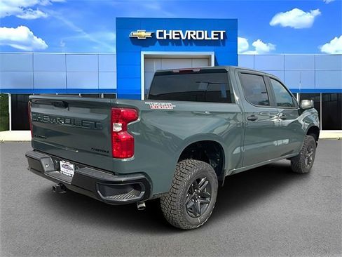New 2026 Chevrolet Silverado 1500 Custom Trail Boss w/ LPO, Dark Essentials Package image 3