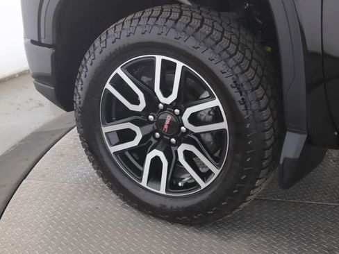 Used 2024 GMC Sierra 1500 AT4 w/ Technology Package AWD/4WD image 13