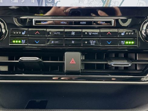 Certified 2021 Toyota Highlander Limited image 21