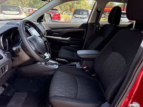 Used 2024 Mitsubishi Outlander Sport LE AWD/4WD image 9
