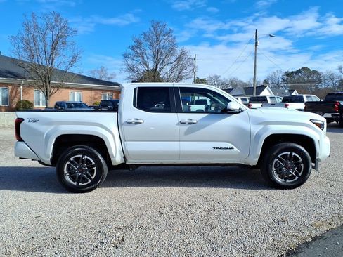 Used 2024 Toyota Tacoma TRD Sport image 10