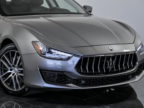 Used 2019 Maserati Ghibli S image 2