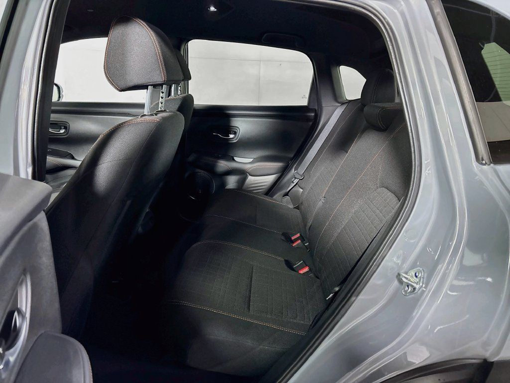 Used 2025 Honda HR-V Sport image 19