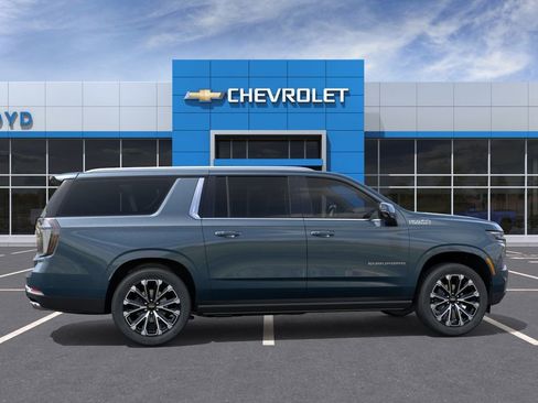 New 2026 Chevrolet Suburban High Country AWD/4WD image 5