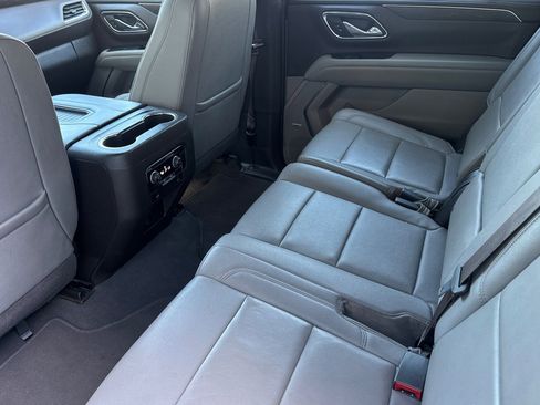 Used 2024 Chevrolet Suburban LT image 15