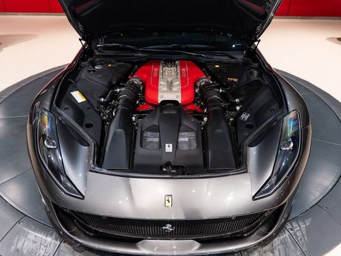 Certified 2023 Ferrari 812 GTS RWD image 18
