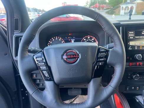New 2026 Nissan Frontier PRO-4X w/ Pro-4x Convenience Package image 15