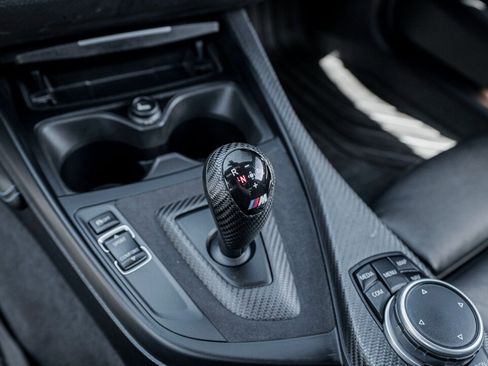 Used 2017 BMW M2 RWD image 39