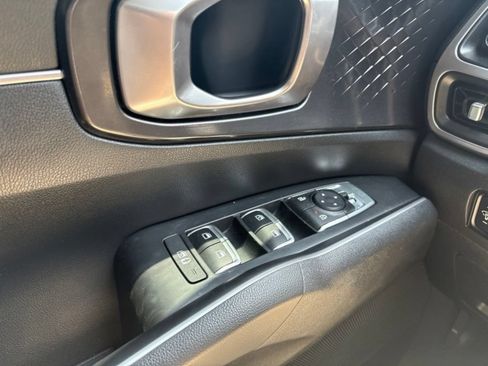 Used 2021 Kia Sorento S FWD image 18