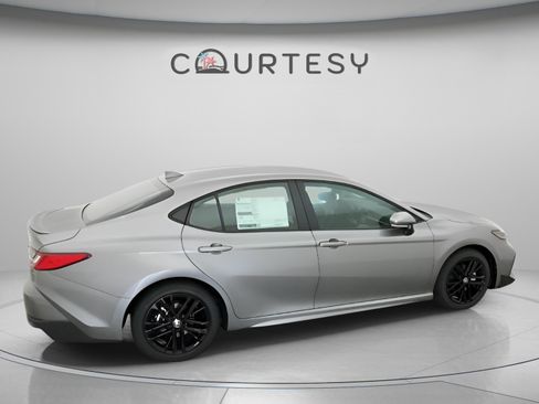 Used 2026 Toyota Camry SE FWD image 19