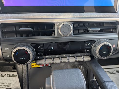 Certified 2025 Toyota 4Runner Trailhunter image 21