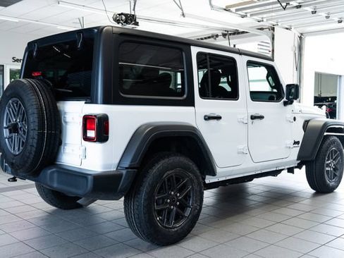 Used 2025 Jeep Wrangler Unlimited Sport AWD/4WD image 6