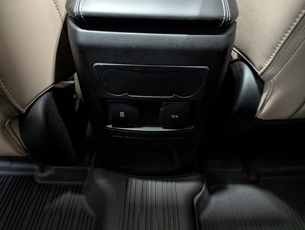 Used 2024 Ford Explorer XLT w/ Equipment Group 202A AWD/4WD image 12