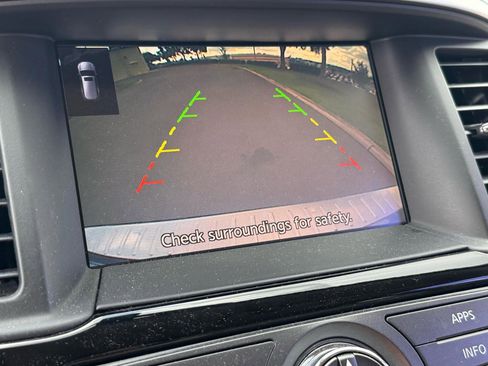 Used 2018 Nissan Pathfinder SV FWD image 31