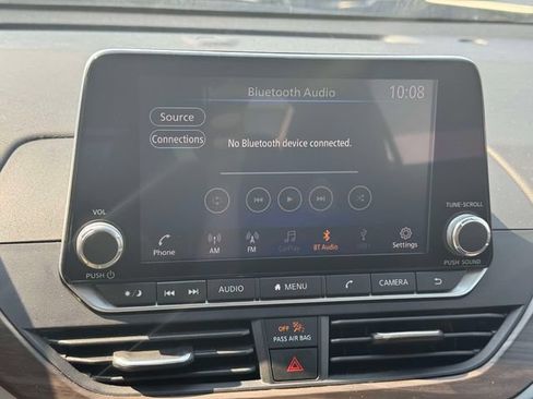 Used 2024 Nissan Altima 2.5 SV FWD image 32
