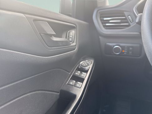 Used 2025 Ford Escape Active AWD/4WD image 13