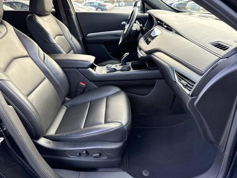 Used 2023 Cadillac XT4 Premium Luxury image 24