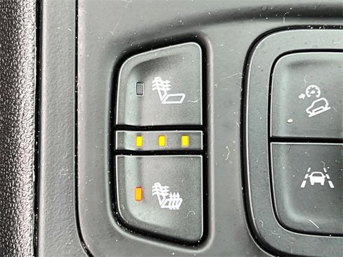 Certified 2023 GMC Terrain SLT w/ Infotainment Package II image 31