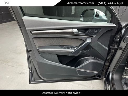 Used 2020 Audi SQ5 Premium Plus w/ Premium Plus Package AWD/4WD image 23
