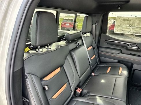 New 2026 GMC Sierra 1500 AT4 w/ Technology Package image 27