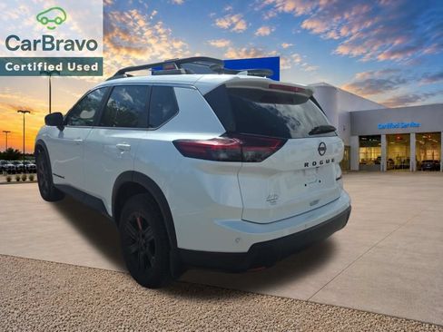 Used 2025 Nissan Rogue SV AWD/4WD image 7