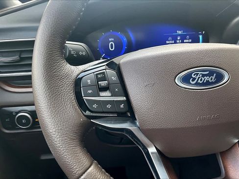Used 2023 Ford Explorer King Ranch w/ Technology Package RWD image 21