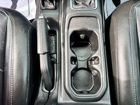 Used 2023 Jeep Wrangler Unlimited Sahara AWD/4WD image 18