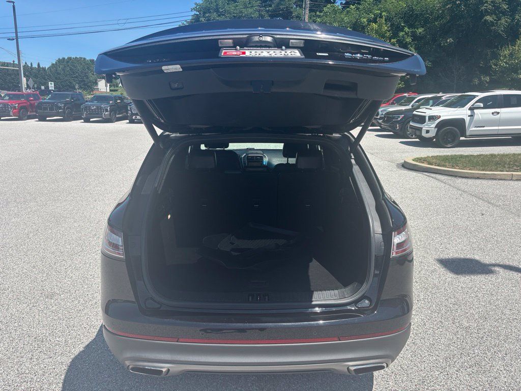 Used 2019 Lincoln Nautilus Select AWD/4WD image 9