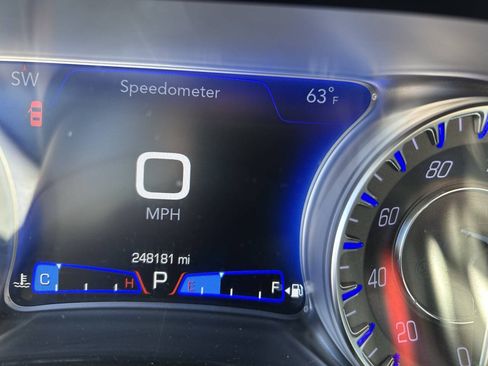 Used 2020 Chrysler 300 Touring w/ Chrome Appearance Package RWD image 6