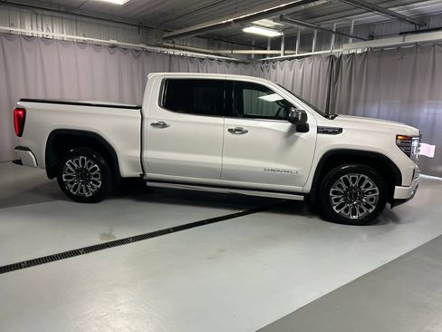 Used 2024 GMC Sierra 1500 Denali Ultimate AWD/4WD image 8