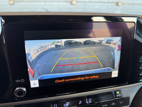 Used 2025 Toyota Camry LE image 17