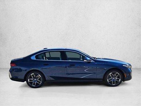 New 2026 BMW 540i xDrive w/ Premium Package image 4