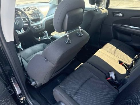 Used 2018 Dodge Journey SE w/ Connectivity Group FWD image 19